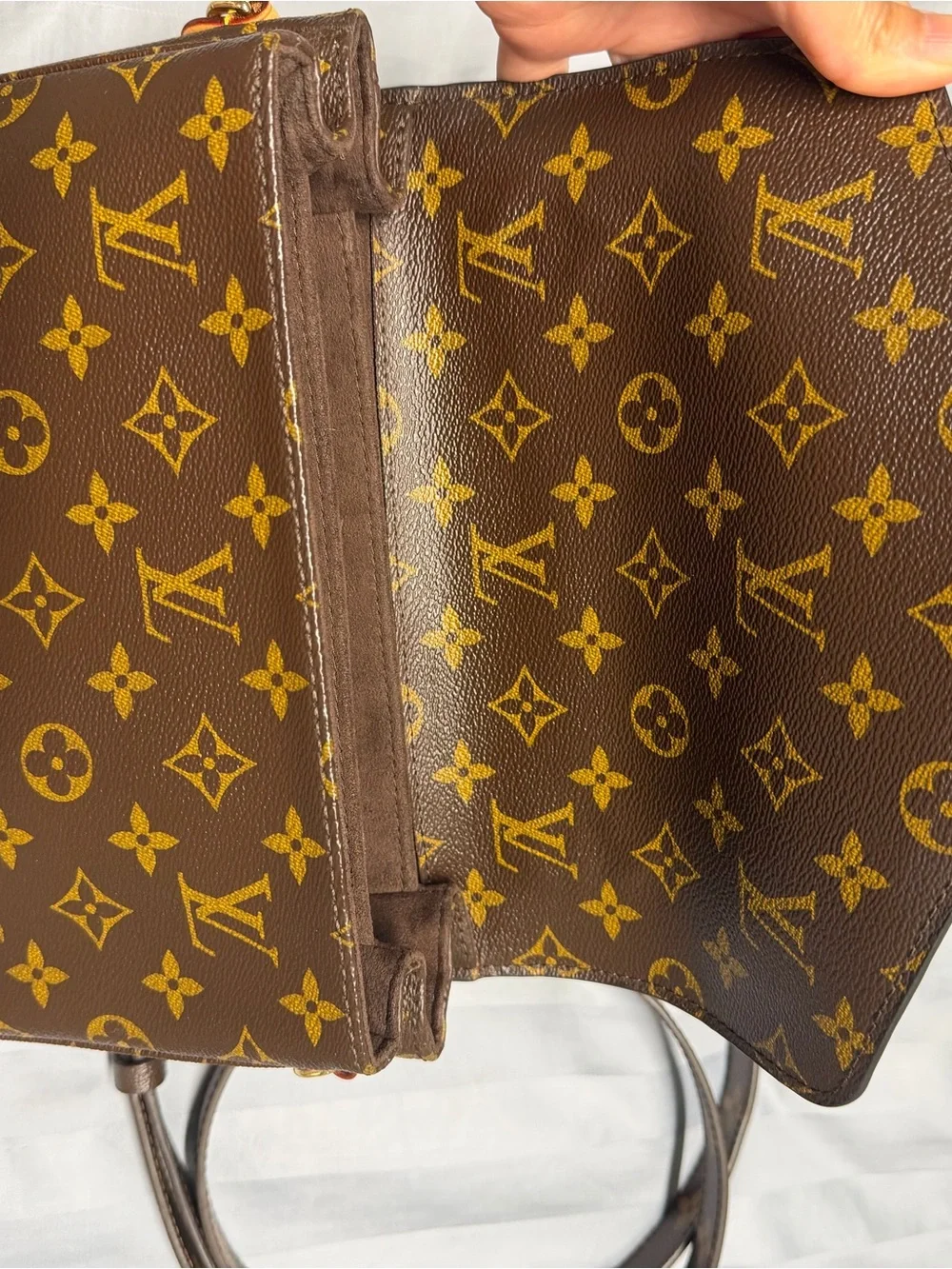 Louis Vuitton Metis pochette monogram canvas shoulder bag